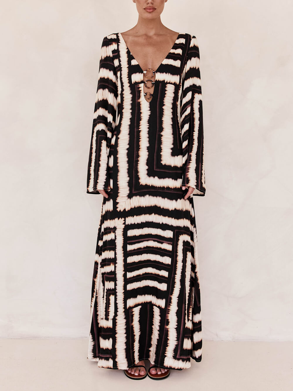 Maxi-jurk met V-hals en Ringdetail