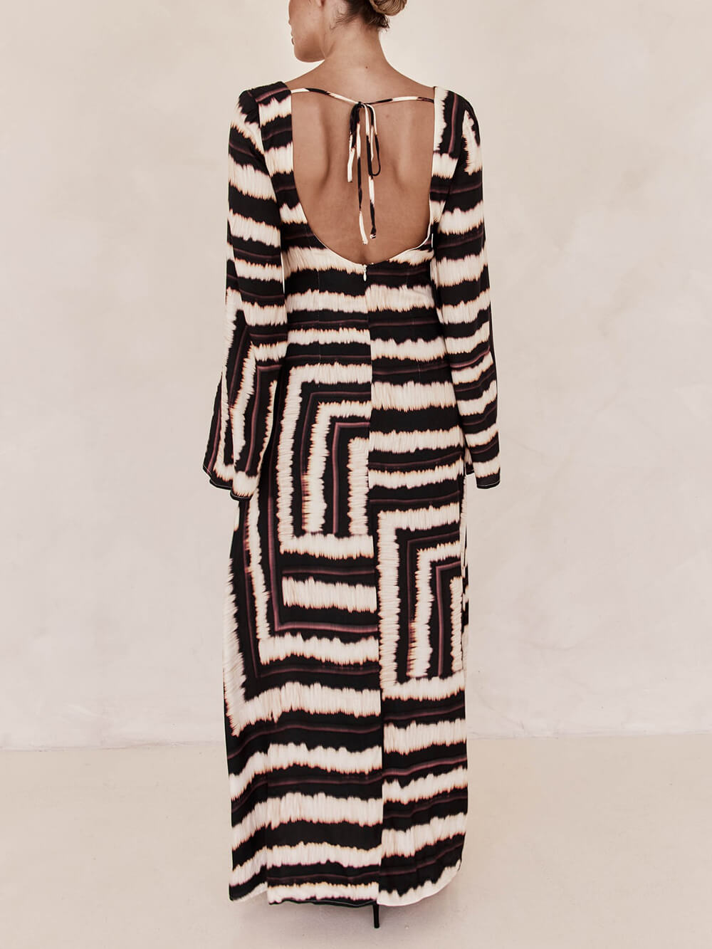 Maxi-jurk met V-hals en Ringdetail