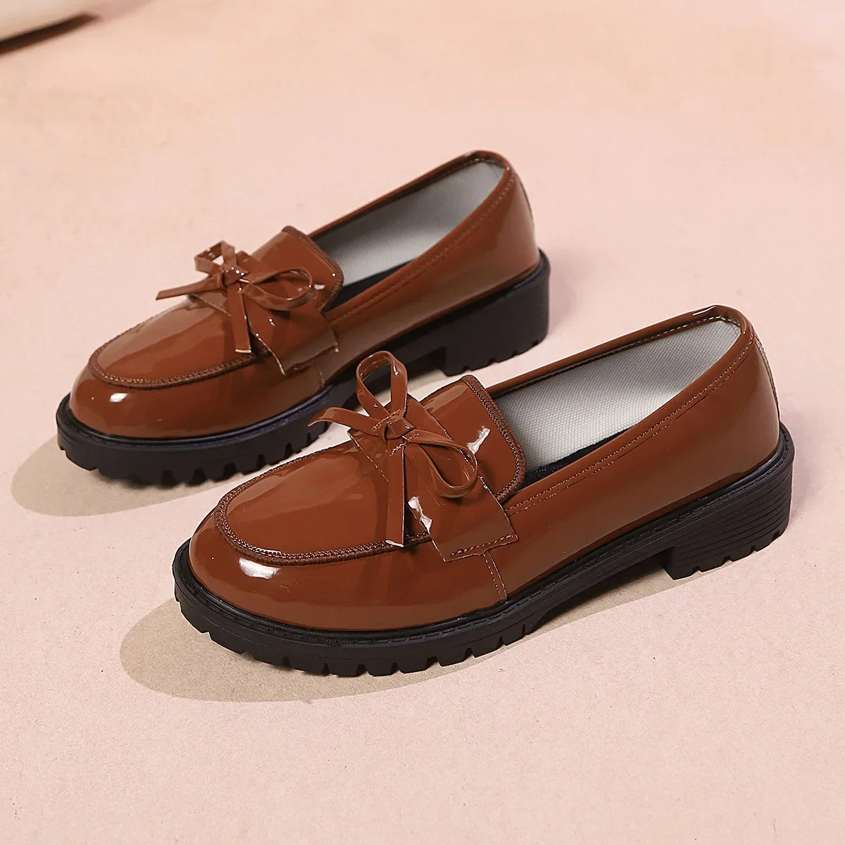 Plateau Loafers Dames – Instappers met Glanzende Afwerking & Dikke Zool, Comfortabele Mocassins