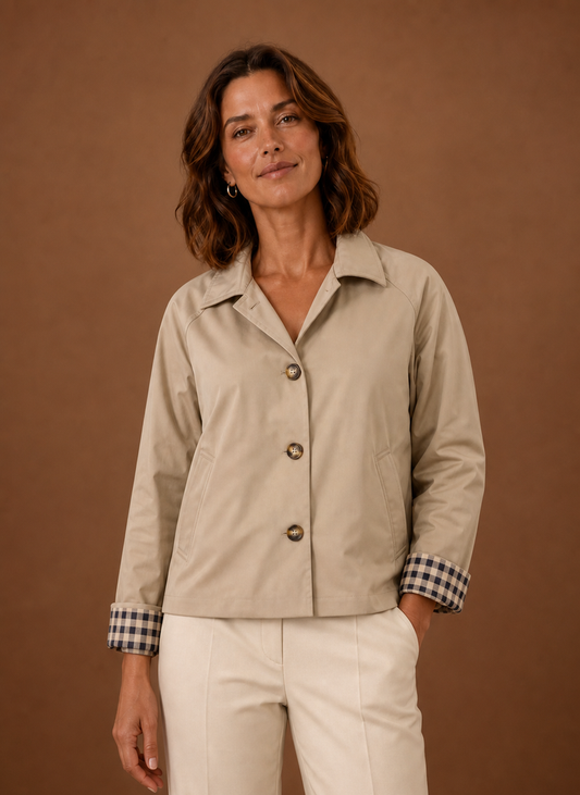 Lichte beige jas dames met klassieke kraag