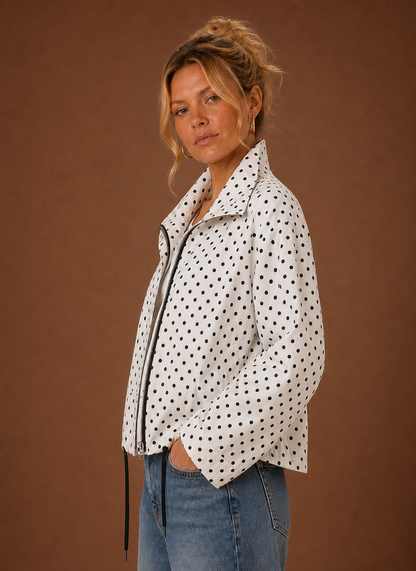 Lichte jas dames met stippenprint – afbeelding 3